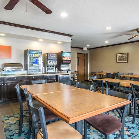 Comfort Inn Weirton Екстериор снимка