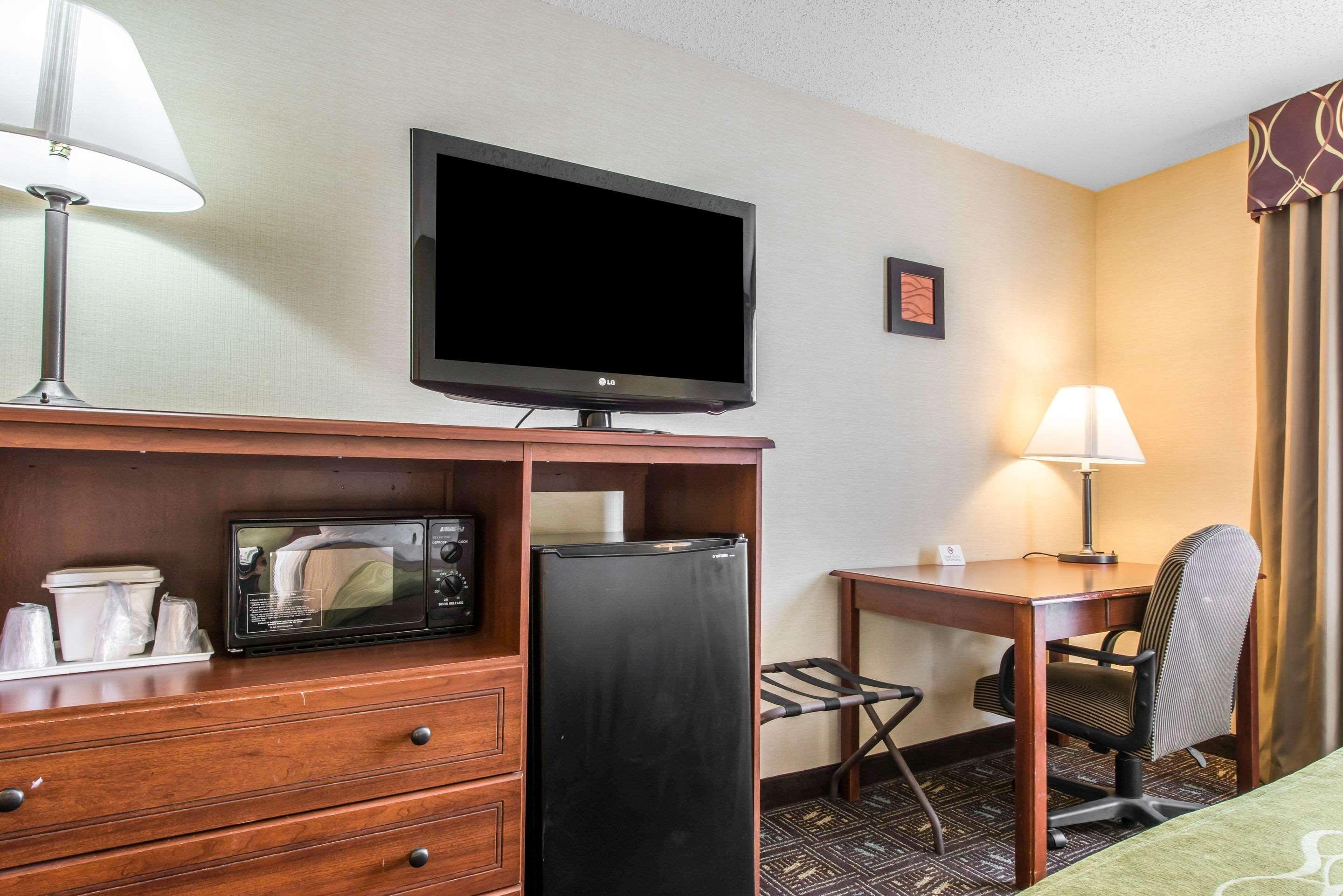 Comfort Inn Weirton Екстериор снимка