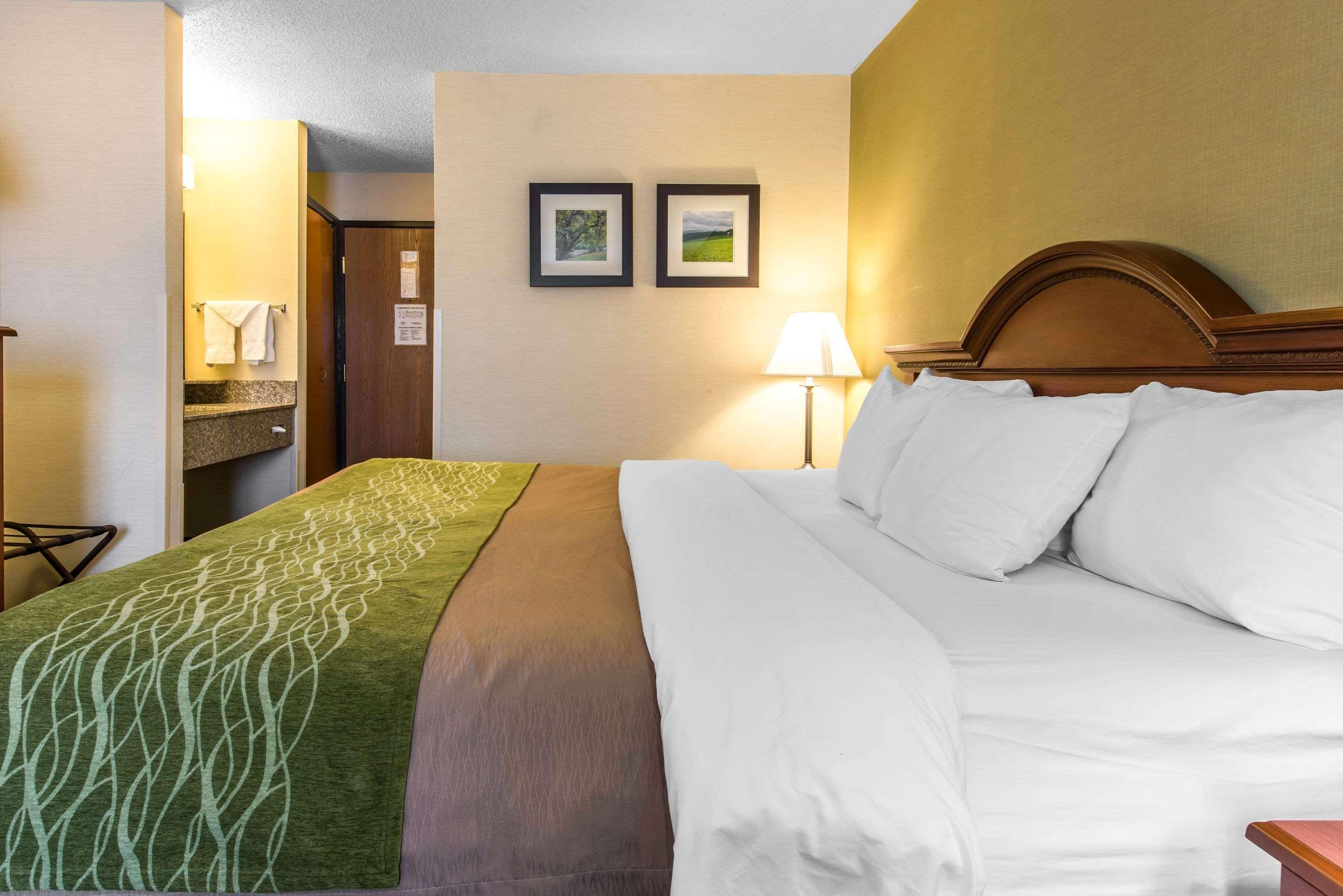 Comfort Inn Weirton Екстериор снимка