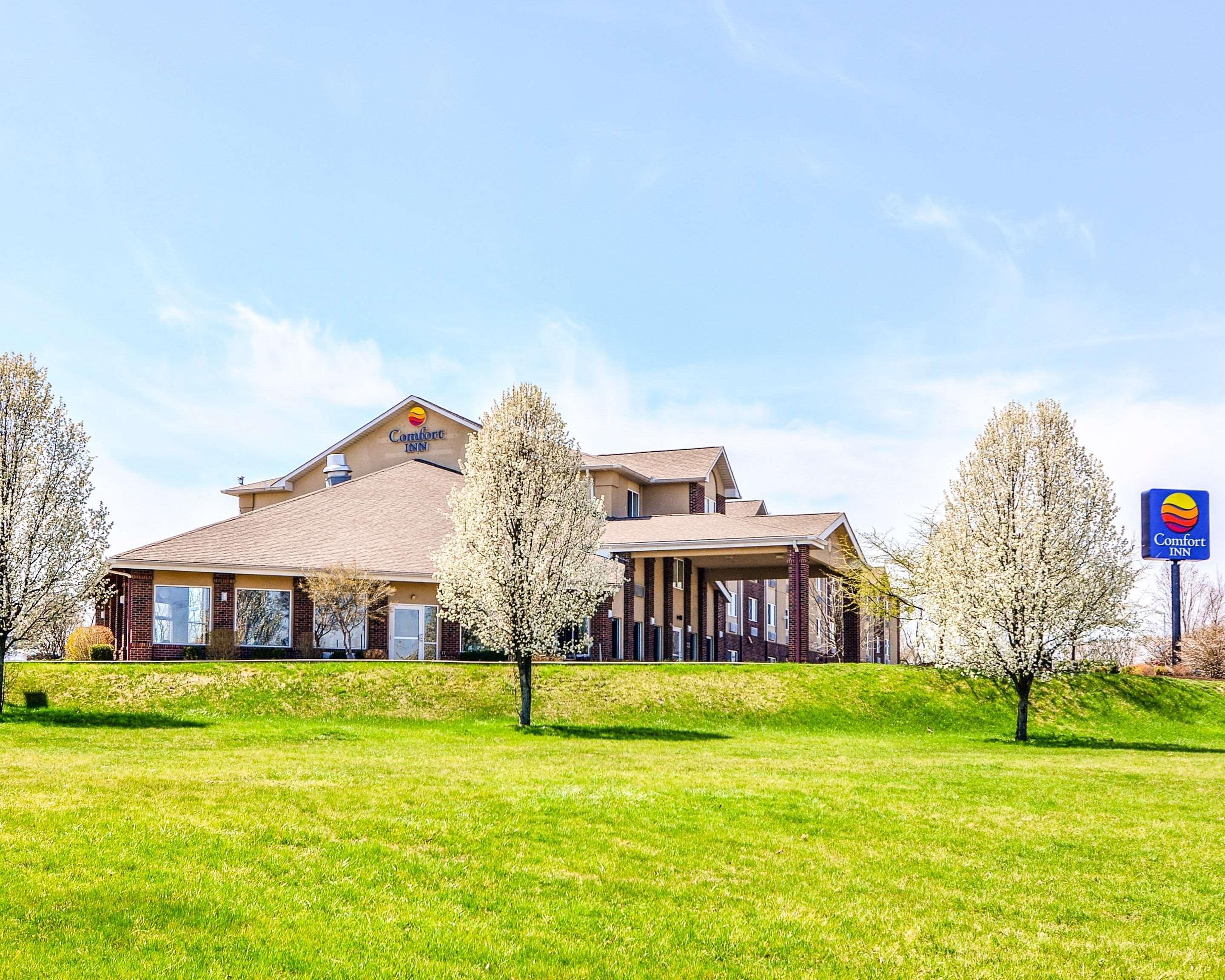 Comfort Inn Weirton Екстериор снимка