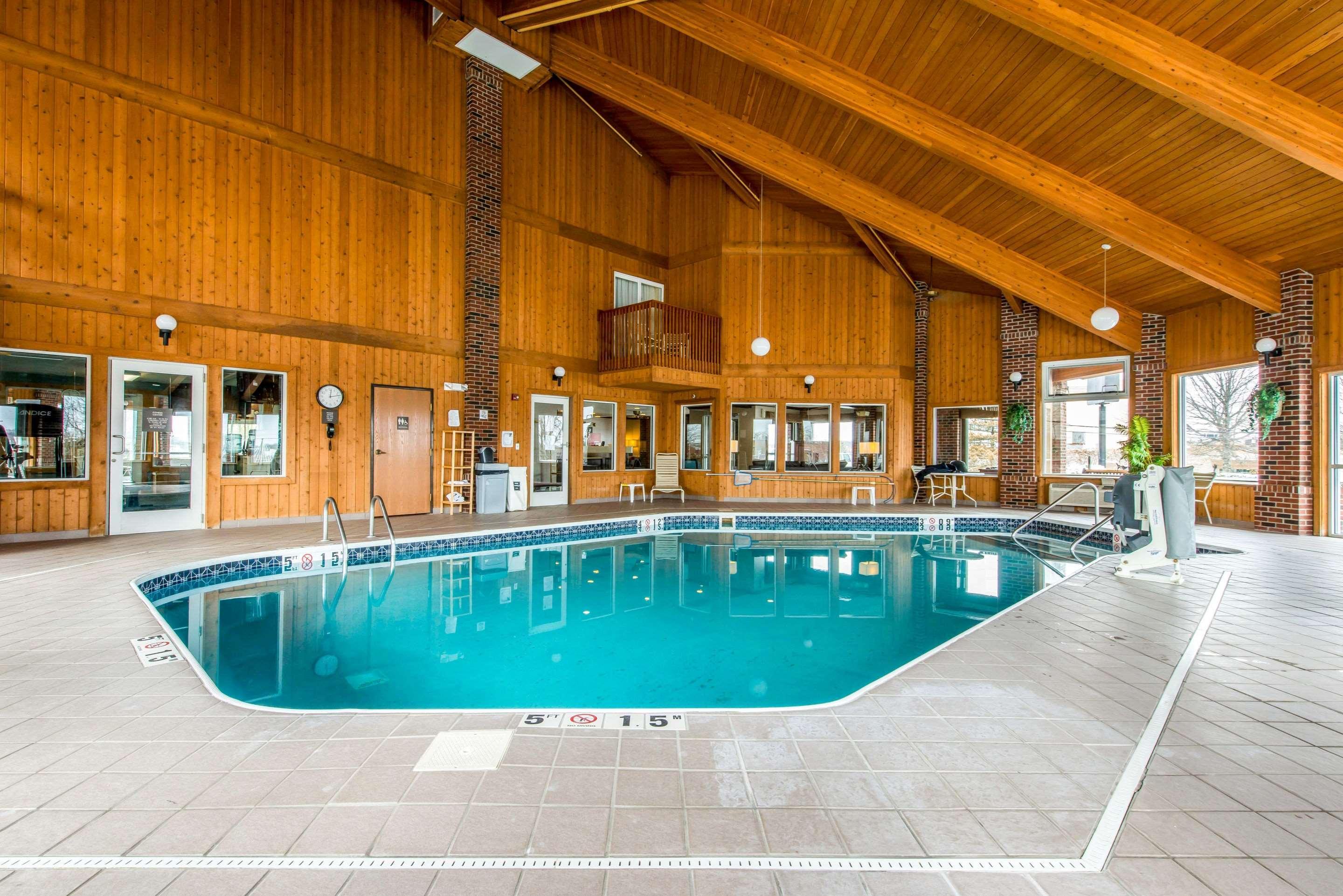 Comfort Inn Weirton Екстериор снимка