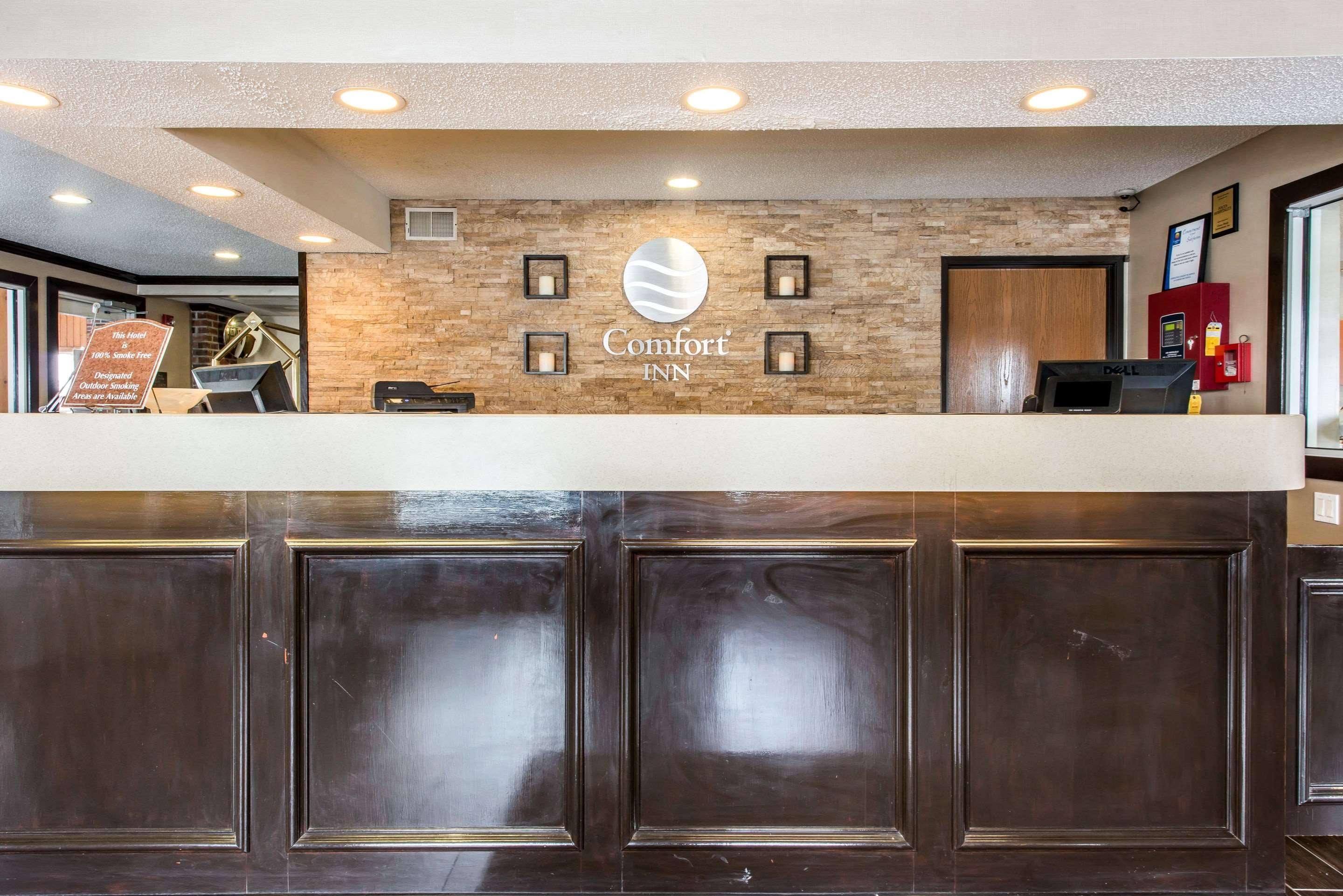 Comfort Inn Weirton Екстериор снимка