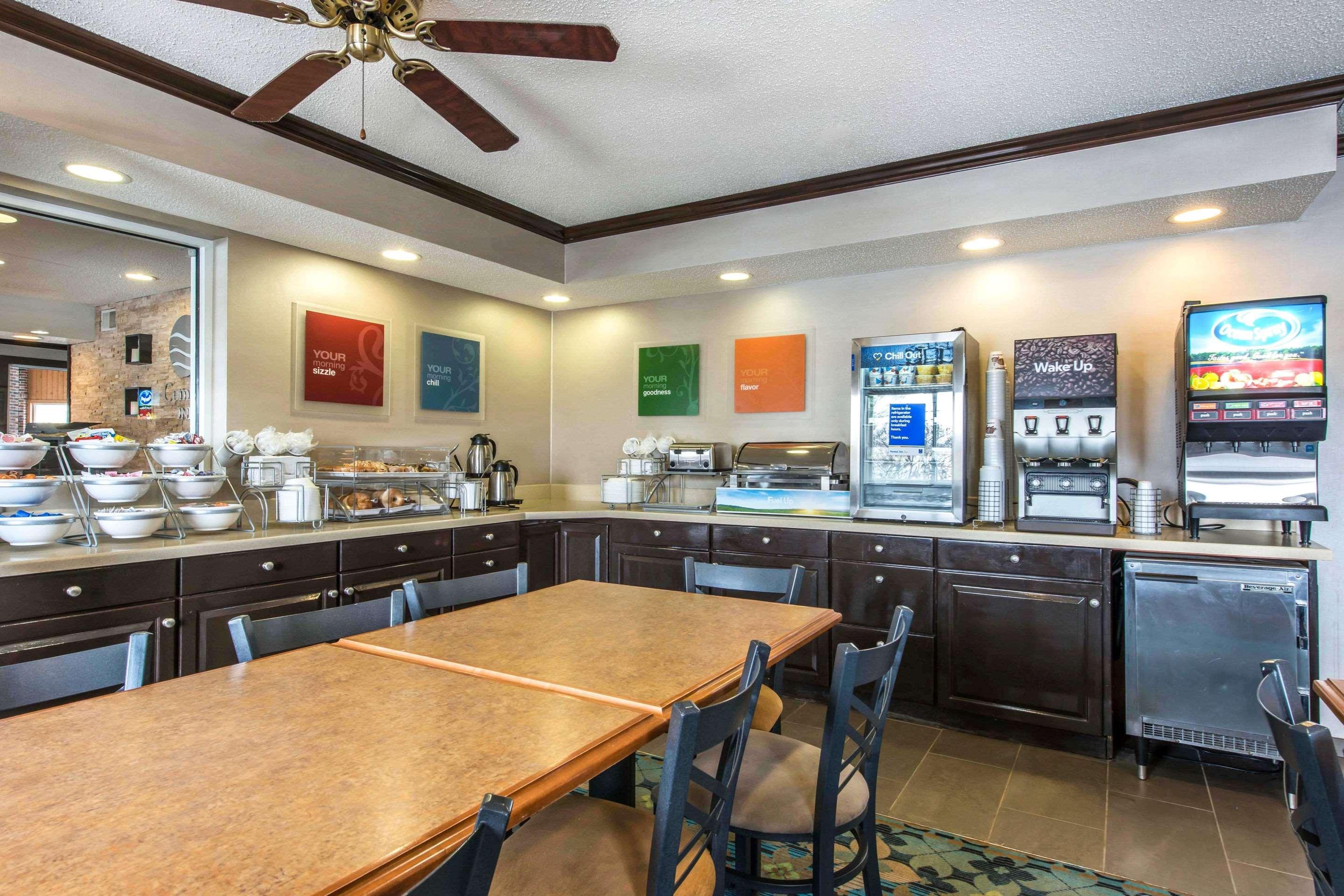 Comfort Inn Weirton Екстериор снимка