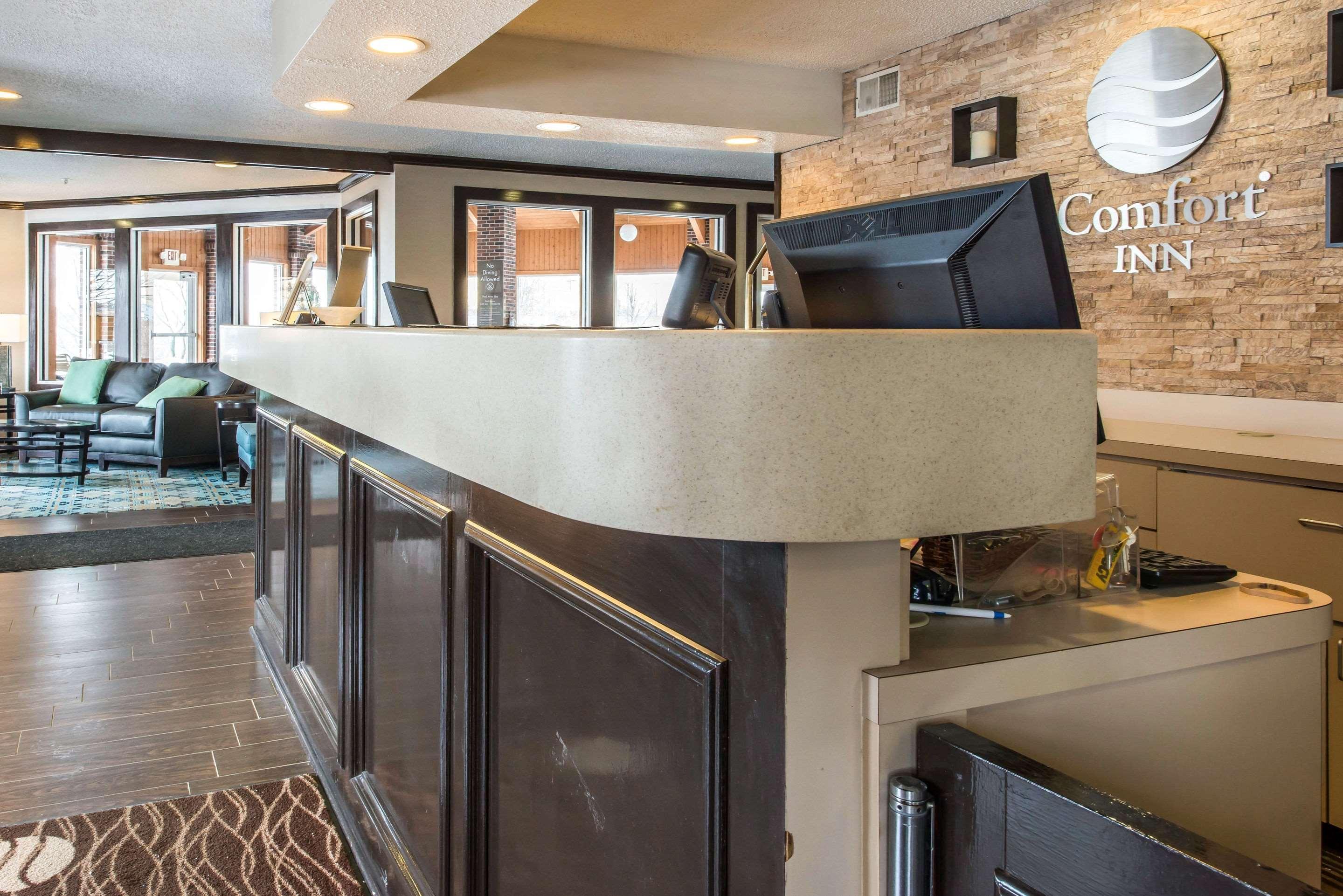 Comfort Inn Weirton Екстериор снимка