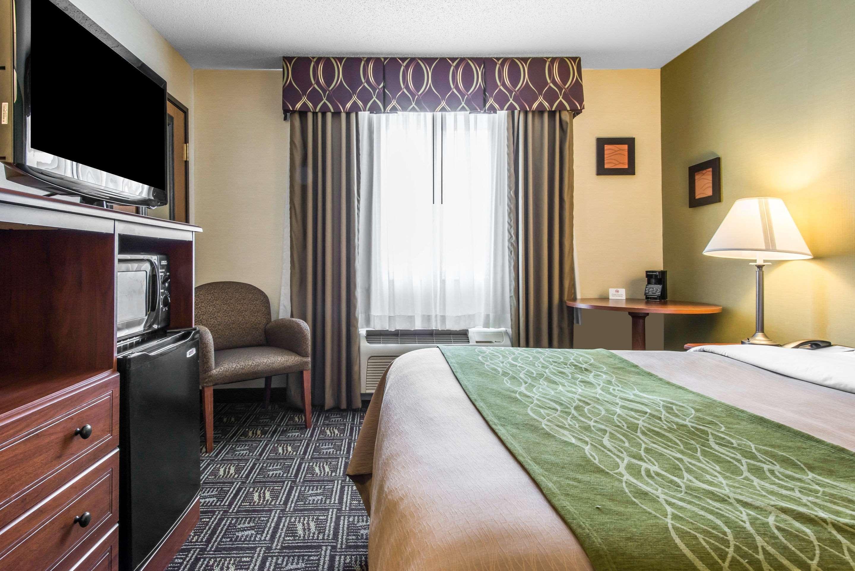 Comfort Inn Weirton Екстериор снимка