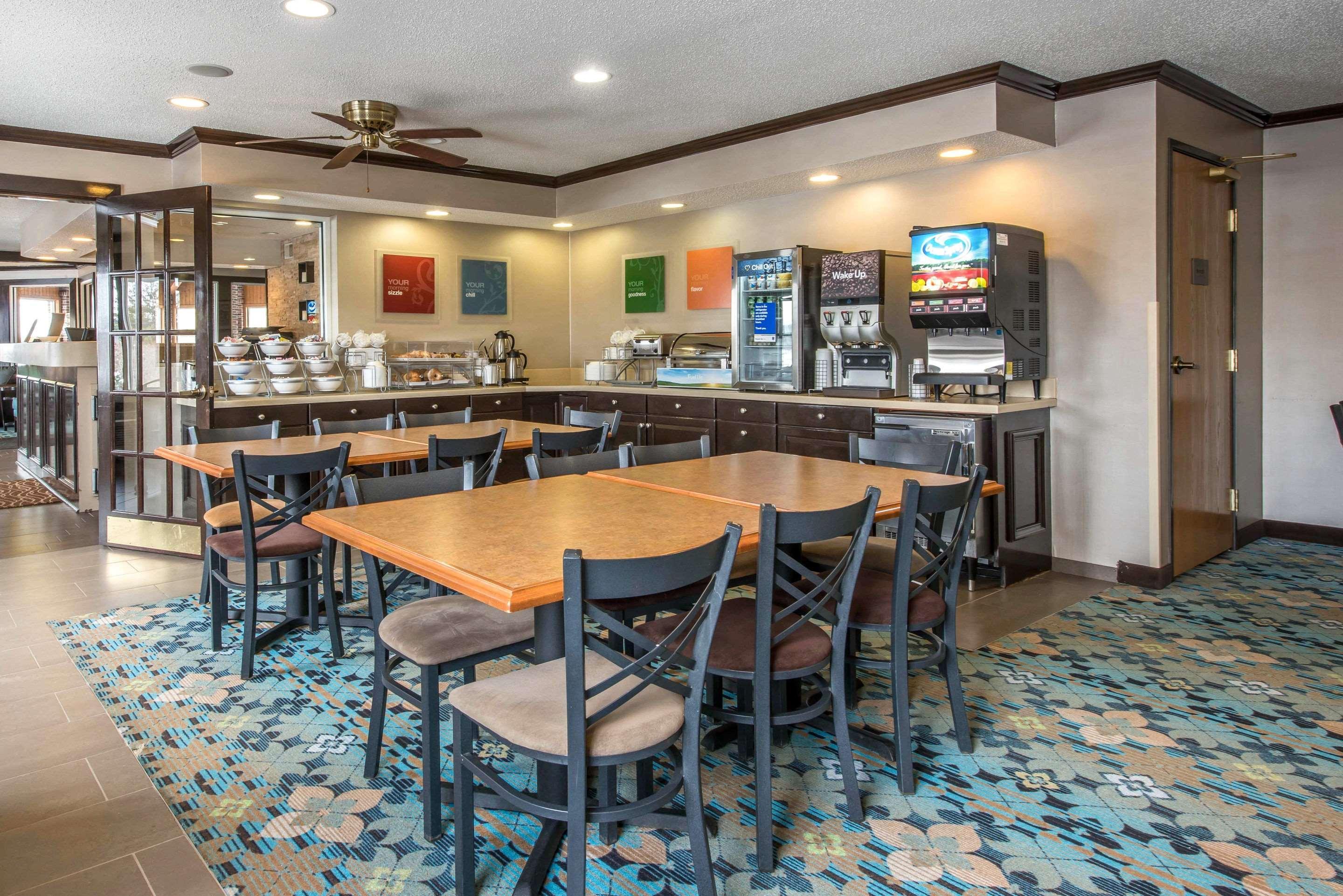 Comfort Inn Weirton Екстериор снимка