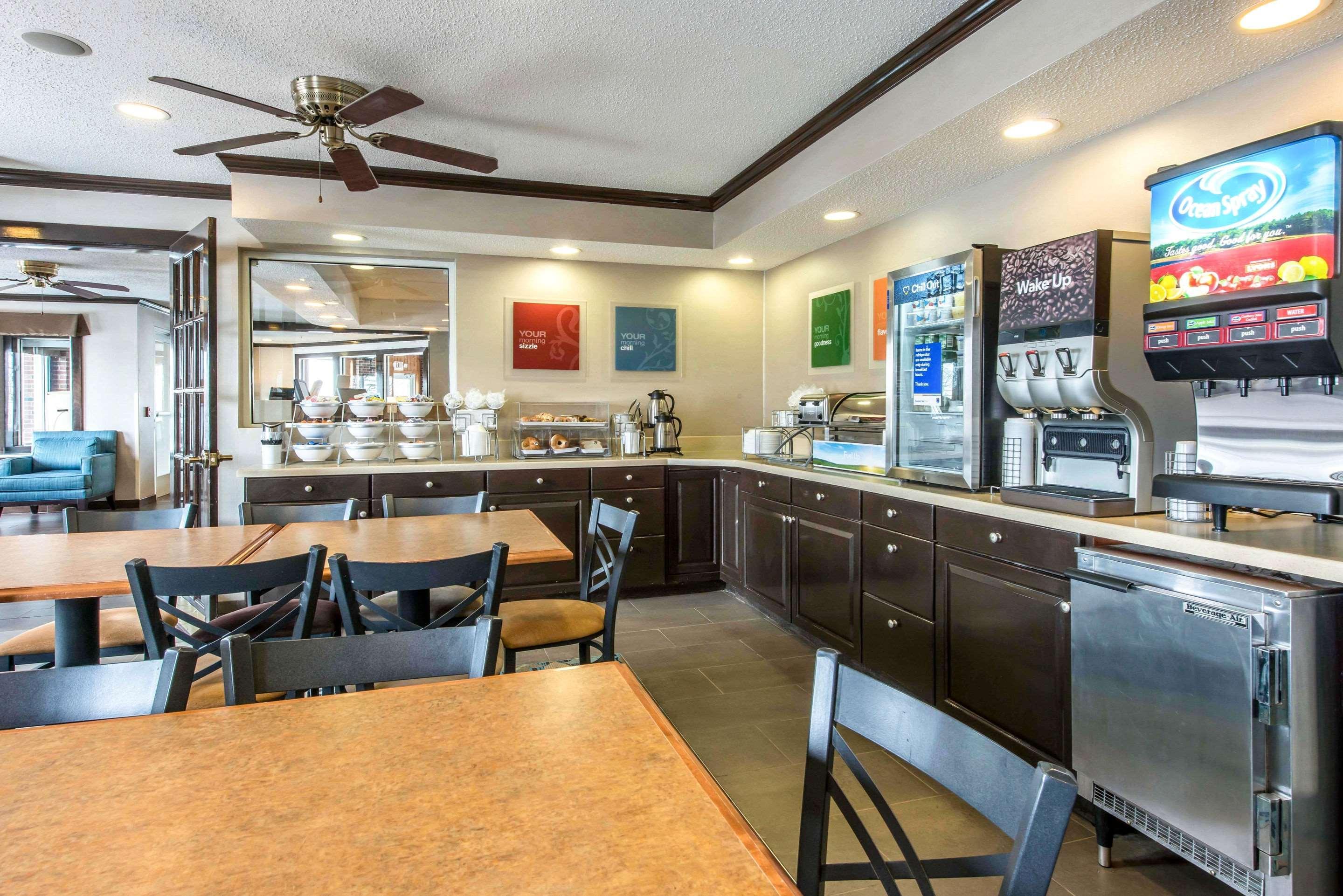 Comfort Inn Weirton Екстериор снимка