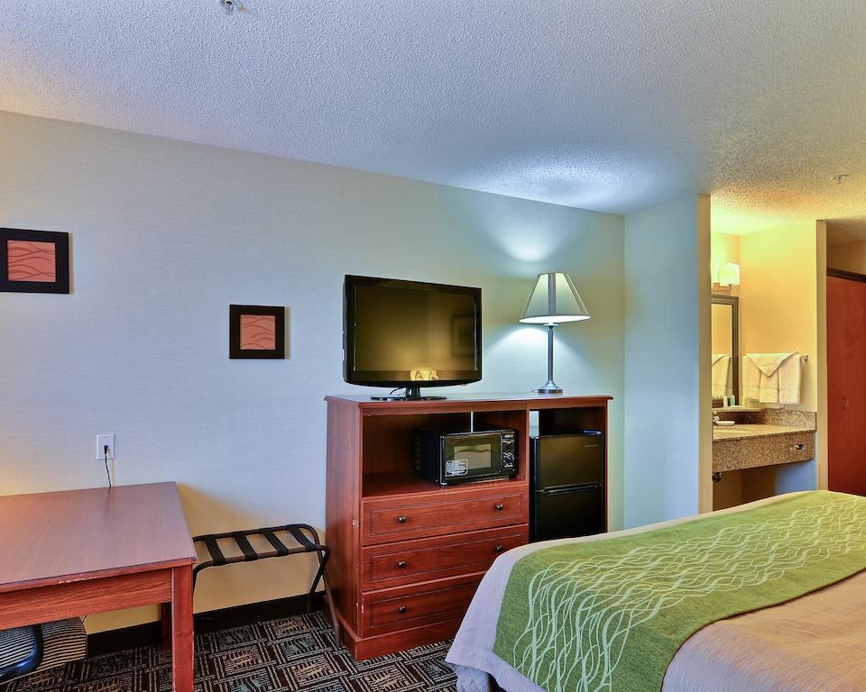 Comfort Inn Weirton Екстериор снимка