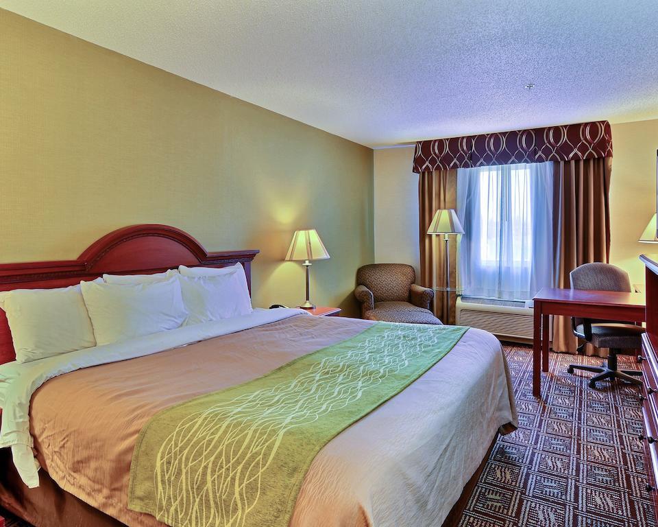Comfort Inn Weirton Екстериор снимка